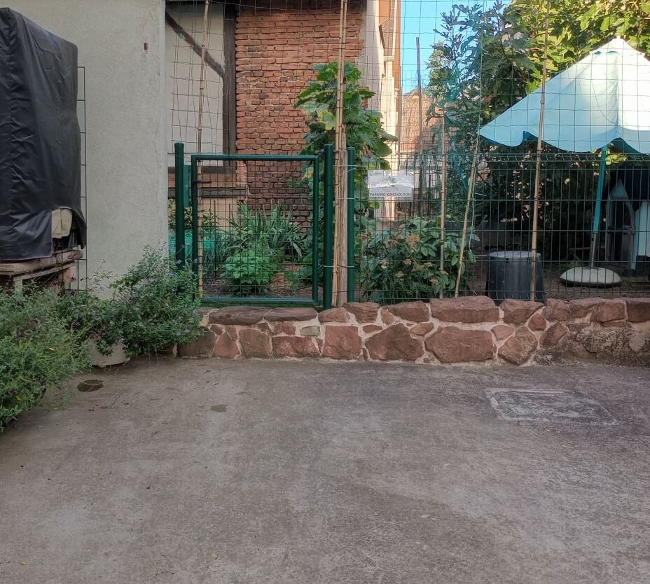 Parking privé réservé aux clients du cabinet de kinésiologie à Geudertheim